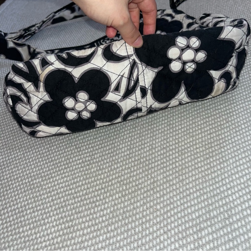 Vera Bradley Small White Black Paisley Shoulder Purse Adjustable Shoulder Strap - Picture 7 of 8